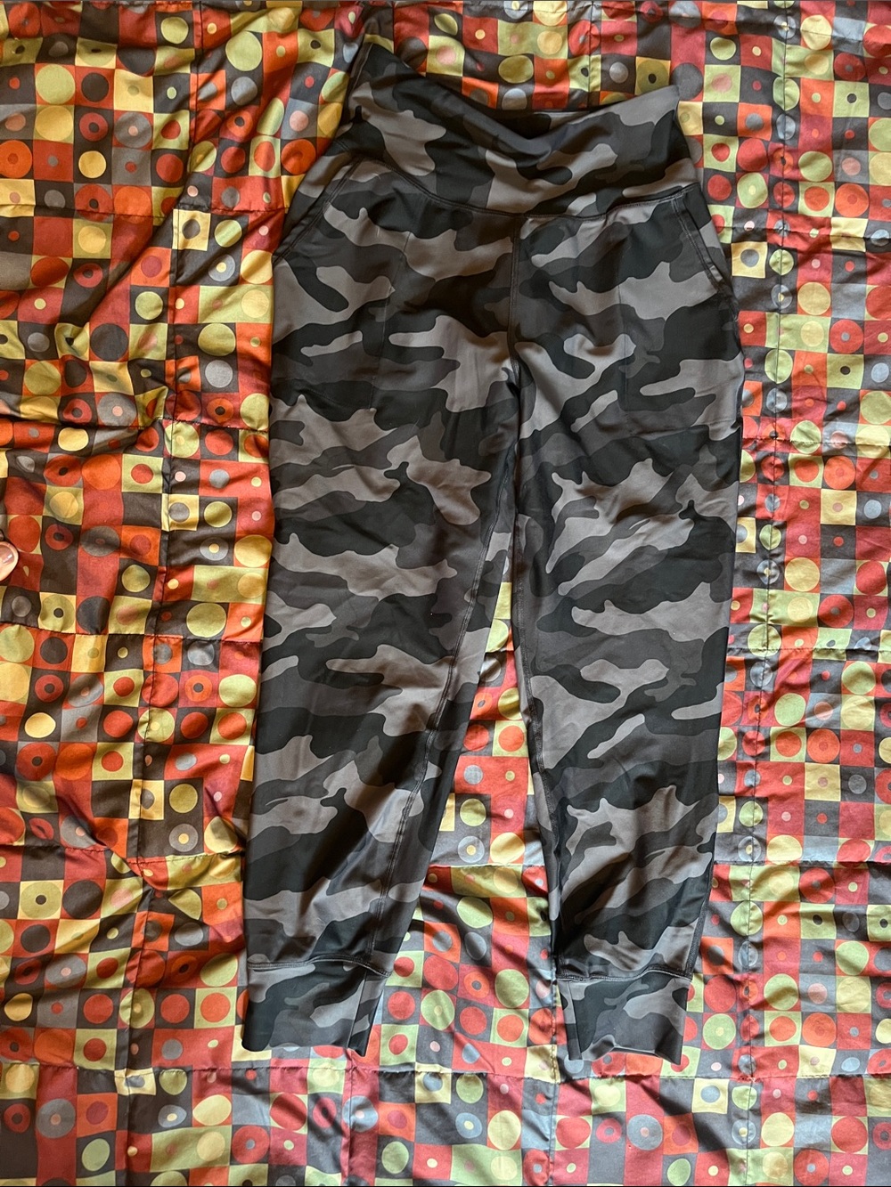 Old Navy Black and Gray Camo Jogger Pants